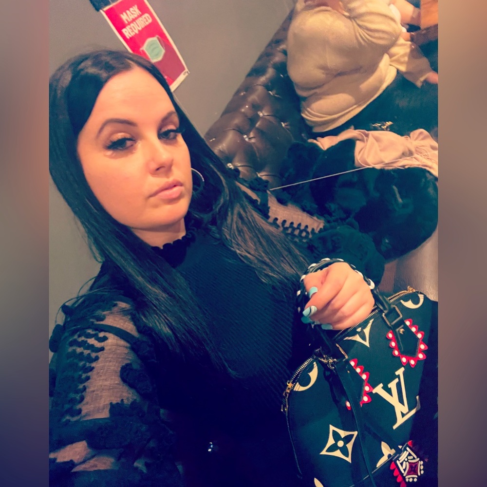 Meet your Posher, Lisa